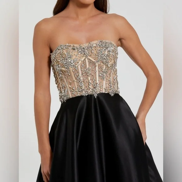 MAC DUGGAL
Strapless Embellished Bustier Ball Gown - Picture 16 of 16